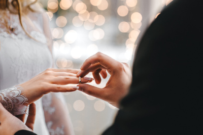 Les événements comme les mariages peuvent être financés avec un prêt à tempérament.