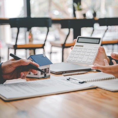 Souscrire un prêt en Belgique en étant en intérim ou marié